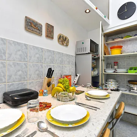 Marie Louise 2396 Pula